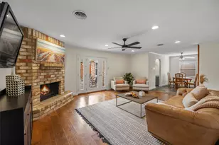 7719 Highmeadow Dr, Houston, TX 77063 - Photo 11