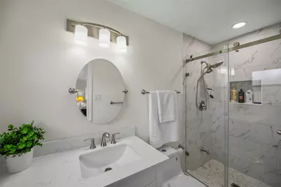 7719 Highmeadow Drive, Houston, TX 77063 - Photo 19