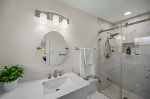 7719 Highmeadow Dr, Houston, TX 77063 - Photo 19