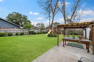 7719 Highmeadow Dr, Houston, TX 77063 - Photo 27