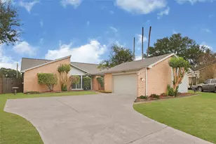 8726 Wildforest Dr, Houston, TX 77088 - Photo 1