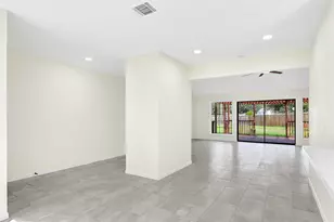 8726 Wildforest Dr, Houston, TX 77088 - Photo 11