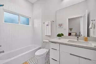 902 Kern St, Houston, TX 77009 - Photo 25