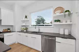 902 Kern St, Houston, TX 77009 - Photo 21
