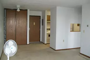 400 SW Remmele St, Sleepy Eye, MN 56085 - Photo 3