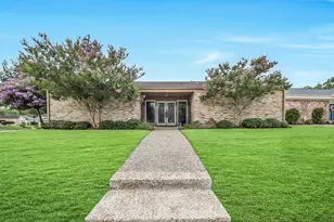 16 Charleston Street N, Sugar Land, TX 77478 - Photo 1