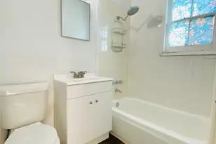 1 Sidney St, Houston, TX 77003 - Photo 9
