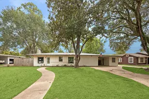 317 Harbert St, Columbus, TX 78934 - Photo 1