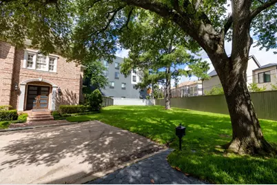 402 Prestwick Court, Houston, TX 77057 - Photo 1