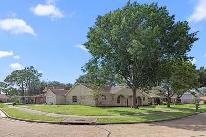 2510 Maxwell Lane, Deer Park, TX 77536 - Photo 3