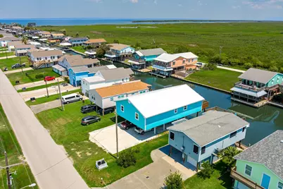 1188 Boyt Rd N, Crystal Beach, TX 77650 - Photo 3