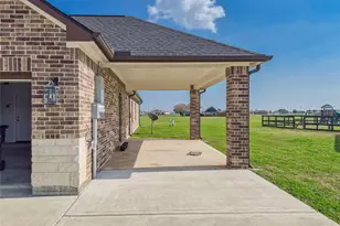 1325 Palomino Trail, Angleton, TX 77515 - Photo 23