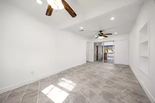 811 W Calhoun St, Livingston, TX 77351 - Photo 25