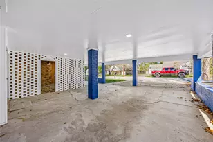 811 W Calhoun St, Livingston, TX 77351 - Photo 31