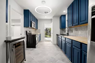 811 W Calhoun St, Livingston, TX 77351 - Photo 13