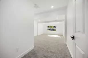 811 W Calhoun St, Livingston, TX 77351 - Photo 21