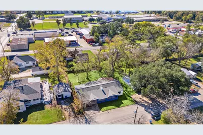 811 W Calhoun Street, Livingston, TX 77351 - Photo 3