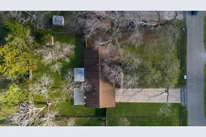 416 Southern Oaks Drive, Lake Jackson, TX 77566 - Photo 37