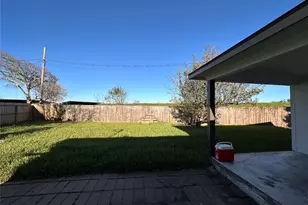 26 Lyncrest, Galveston, TX 77550 - Photo 23