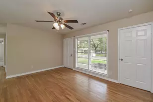 1509 N San Jacinto St, Conroe, TX 77301 - Photo 3