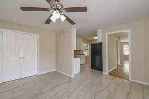 1509 N San Jacinto St, Conroe, TX 77301 - Photo 9