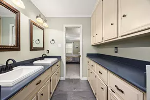 1803 Briarpark Dr, Houston, TX 77042 - Photo 31