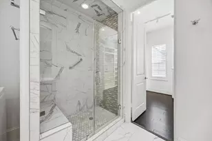 11104 Savannah Woods Ln, Houston, TX 77043 - Photo 21