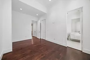11104 Savannah Woods Ln, Houston, TX 77043 - Photo 23