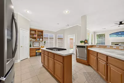 10 Surrey Run Place, The Woodlands, TX 77384 - Photo 13