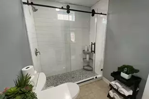 4201 Irvington Blvd, Houston, TX 77009 - Photo 15