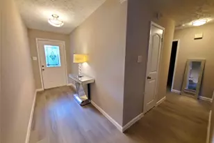 2518 Sage Brush Ln, Sugar Land, TX 77479 - Photo 3