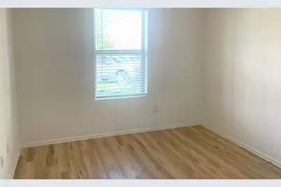 405 Maple Bend Lane, Galveston, TX 77568 - Photo 5