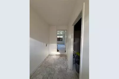 6111 Westover Street, Houston, TX 77033 - Photo 5