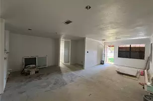 6111 Westover St, Houston, TX 77033 - Photo 25