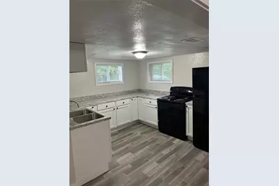 2101 Merlin Street, Bay City, TX 77414 - Photo 9