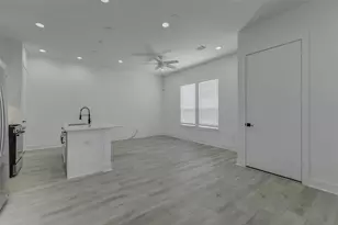 5727 Elysium St, Houston, TX 77091 - Photo 9