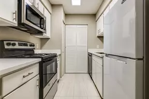 3654 Ocee St, Houston, TX 77063 - Photo 13