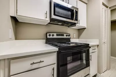 3654 Ocee Street, Houston, TX 77063 - Photo 13