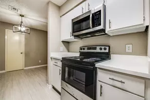 3654 Ocee St, Houston, TX 77063 - Photo 11