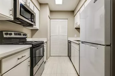 3654 Ocee Street, Houston, TX 77063 - Photo 13