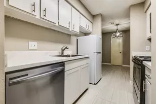 3654 Ocee St, Houston, TX 77063 - Photo 17