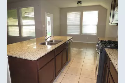 6623 Hunters Creek Lane, Baytown, TX 77521 - Photo 5