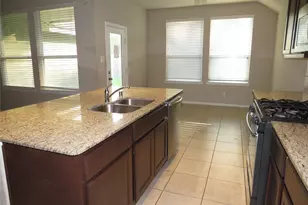 6623 Hunters Creek Ln, Baytown, TX 77521 - Photo 5