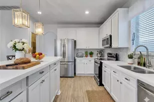 10723 Fletcher Bridge Ln, Sugar Land, TX 77498 - Photo 13