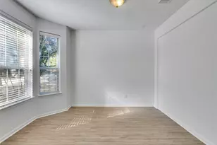 10723 Fletcher Bridge Ln, Sugar Land, TX 77498 - Photo 7