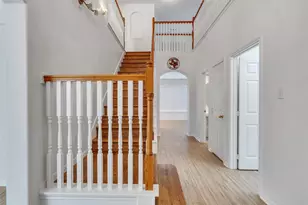 10723 Fletcher Bridge Ln, Sugar Land, TX 77498 - Photo 5