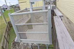 2426 Sand Bar Ln, Crystal Beach, TX 77650 - Photo 5