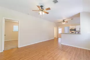 10755 Royal York Dr, Conroe, TX 77303 - Photo 9