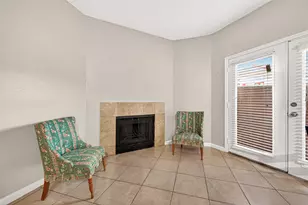 10855 Meadowglen Ln, Houston, TX 77042 - Photo 9