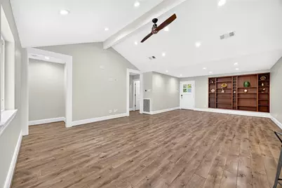 10335 Emnora Lane, Houston, TX 77043 - Photo 9